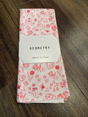NWT Geometry Pink Floral Kitchen Tea Towel